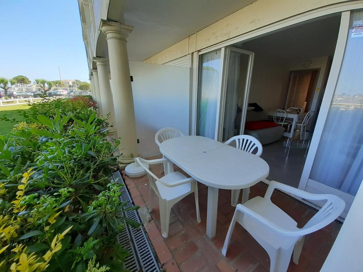 Apartment T2 Face Au Port De Plaisance Et Plage D'eyrac -terrasse -parking *